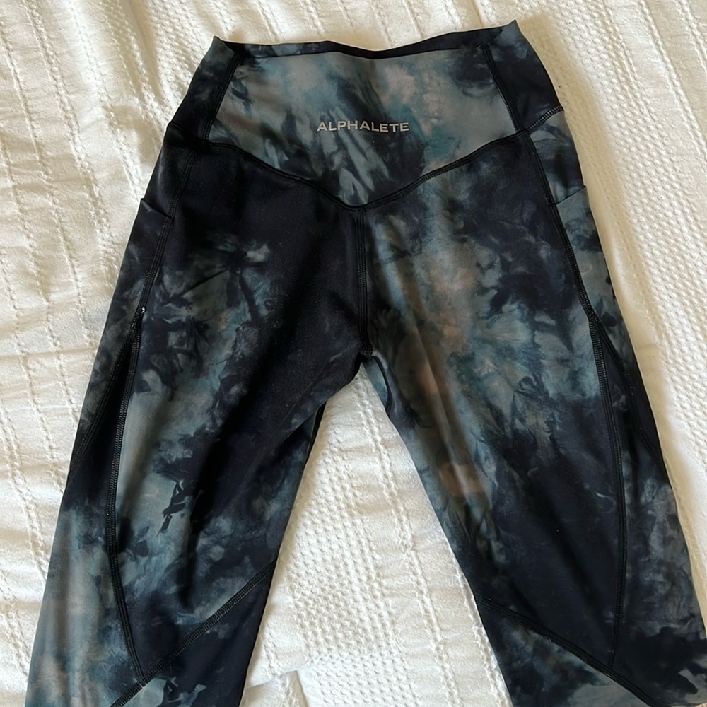 Alphalete leggings XS tie dye